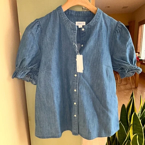 johnnie-O Natalia Chambray Blue 100% Cotton Puff Sleeve Button Blouse Small NWT - Picture 1 of 13